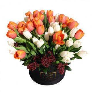 Белые тюльпаны, оранжевые тюльпаны в коробке, Maison des Fleurs