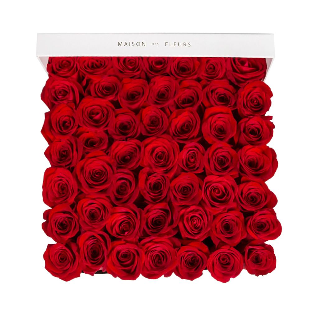 Красные розы в коробке