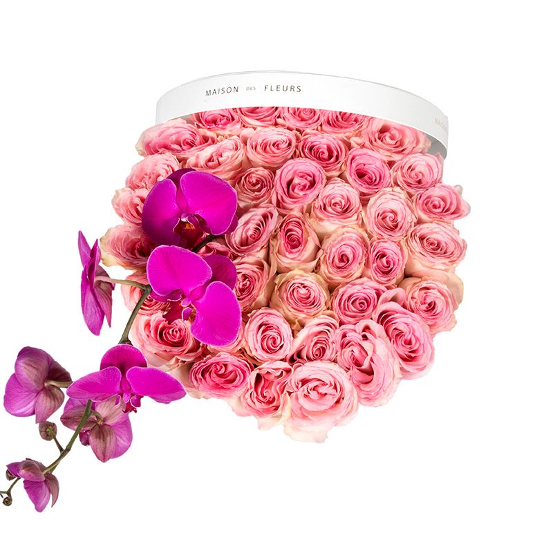 Нежно-розовые розы с фиолетовой орхидеей в круглой коробке