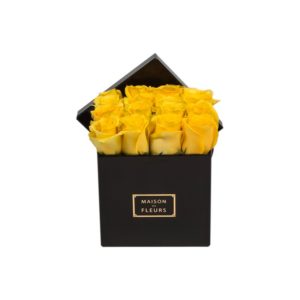 Желтые розы в коробке