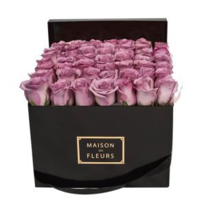 Фиолетовые розы Maison des Fleurs