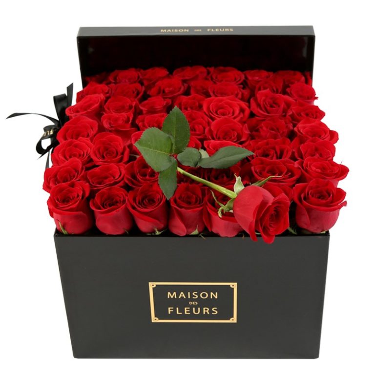 Красные розы в коробке | Maison des Fleurs